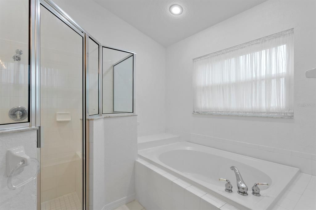 最近售出: $425,000 (4 贝兹, 3 浴室, 2321 平方英尺)