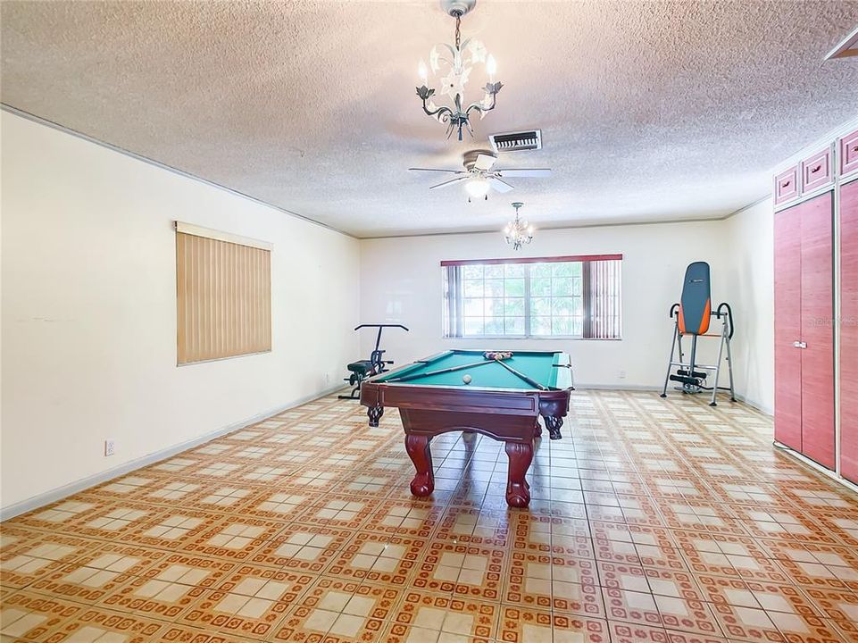 Pool room / exercise room