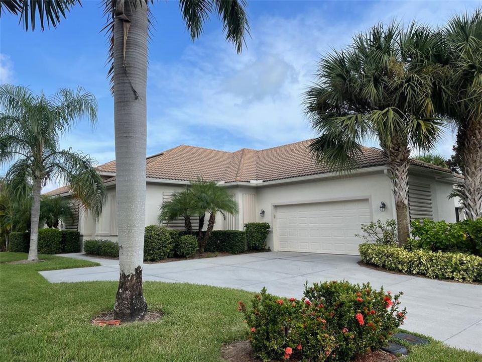 Recently Sold: $410,000 (2 beds, 2 baths, 1821 Square Feet)