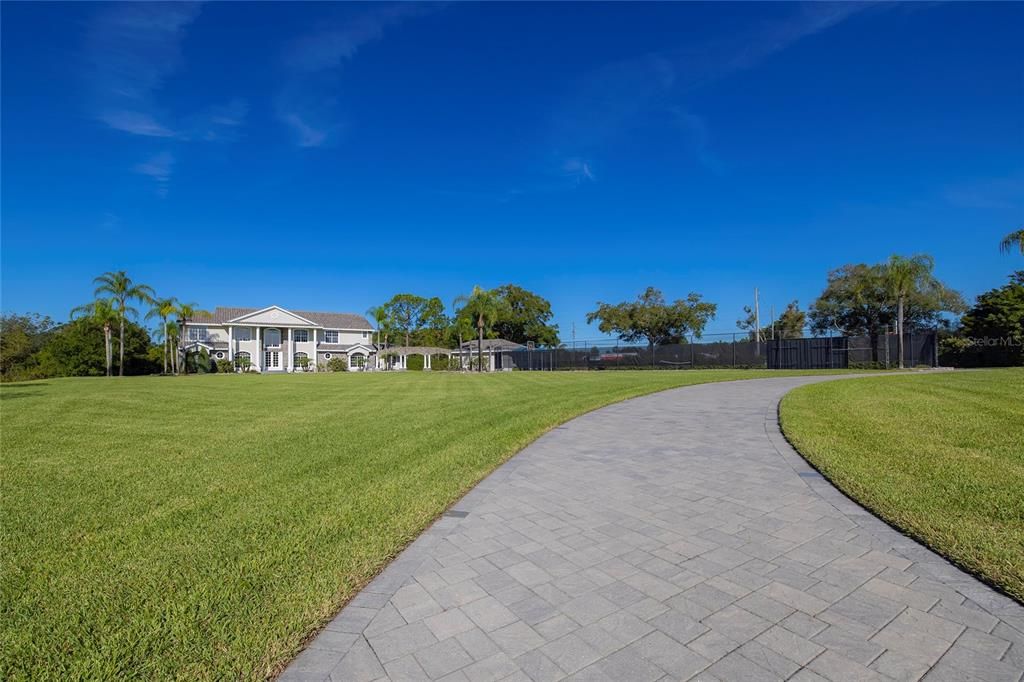 Recently Sold: $1,998,000 (4 beds, 4 baths, 5851 Square Feet)
