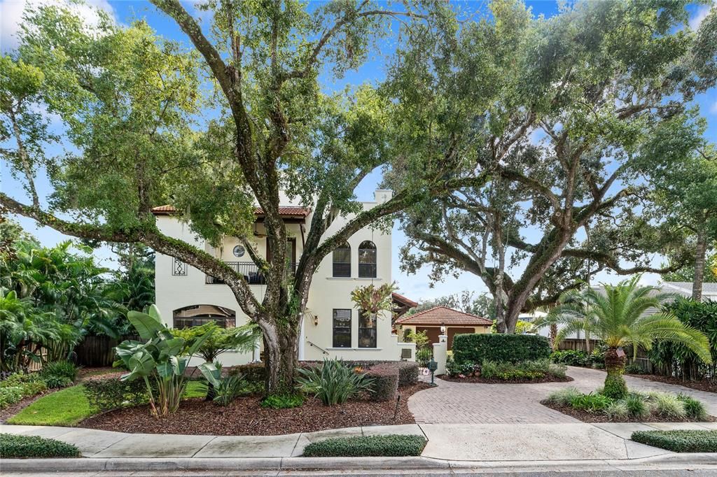 Recently Sold: $1,085,000 (2 beds, 2 baths, 2508 Square Feet)