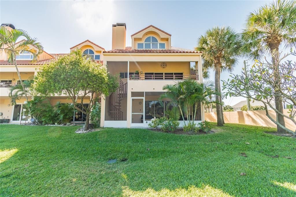 Recently Sold: $550,000 (3 beds, 3 baths, 2168 Square Feet)