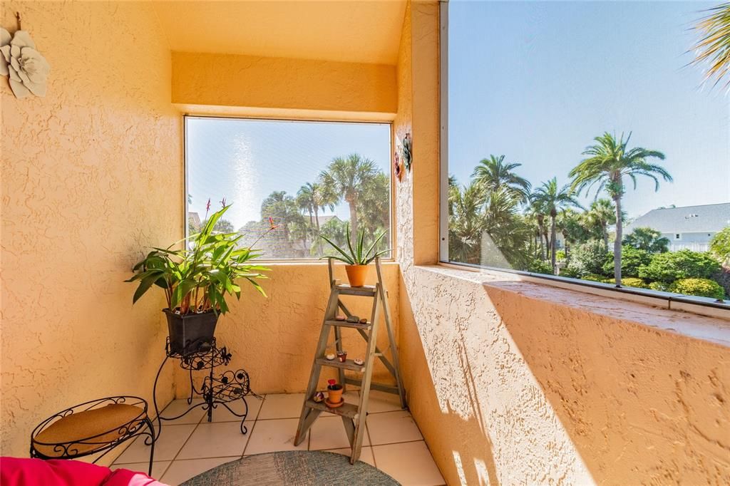 Recently Sold: $550,000 (3 beds, 3 baths, 2168 Square Feet)