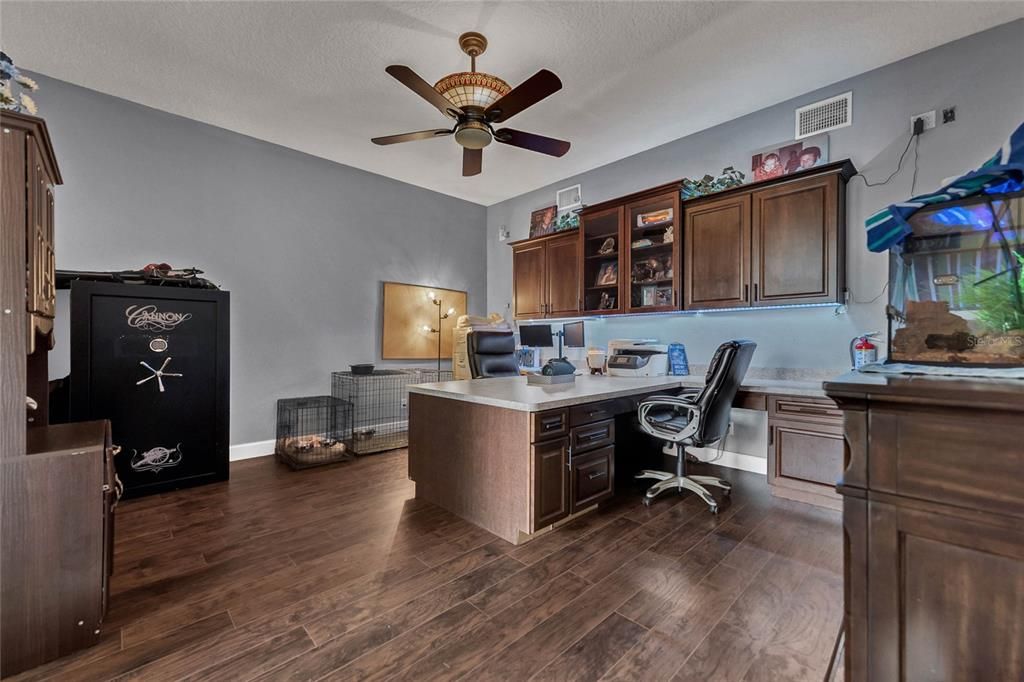 Laundry room with sink