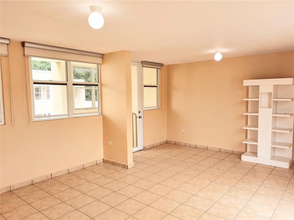 Vendido Recientemente: $135,000 (3 camas, 2 baños, 0 Pies cuadrados)