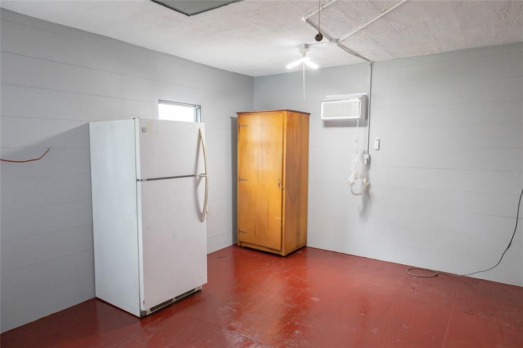 Recently Sold: $109,000 (1 beds, 1 baths, 480 Square Feet)