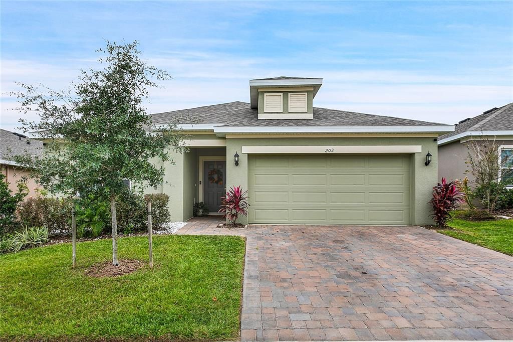 Recently Sold: $355,000 (4 beds, 2 baths, 1905 Square Feet)