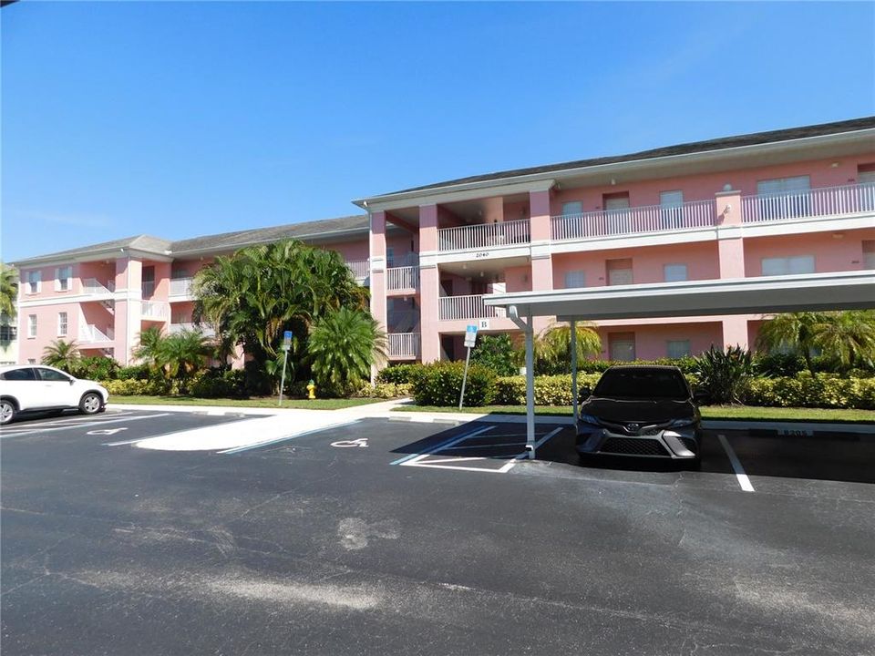 Vendido Recientemente: $169,000 (2 camas, 2 baños, 996 Pies cuadrados)