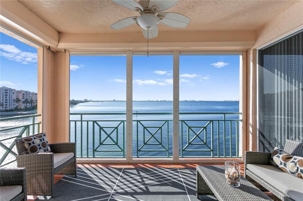 Recently Sold: $650,000 (2 beds, 2 baths, 1493 Square Feet)