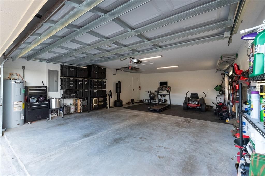 21x 30 extended garageplenty of storage room