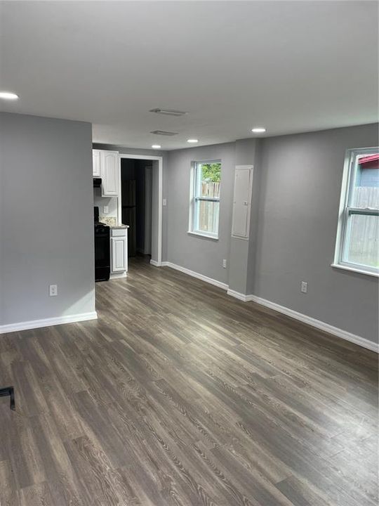 Recently Rented: $1,200 (2 beds, 1 baths, 682 Square Feet)