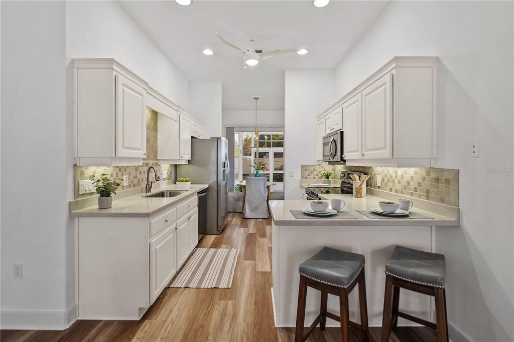 Breakfast bar and Kitchen