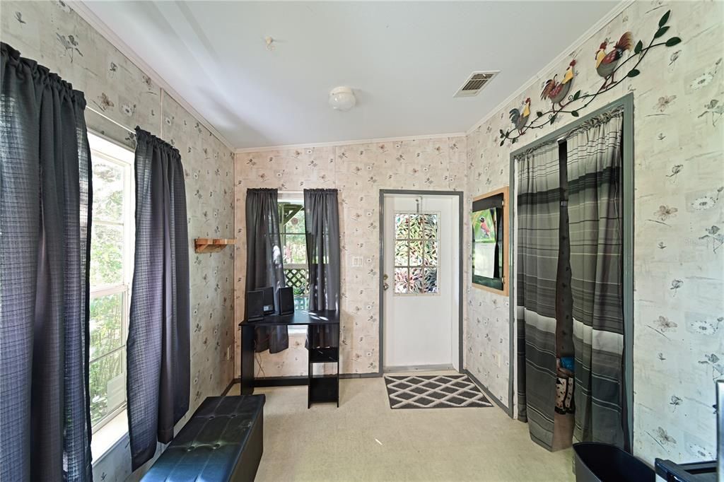Recently Sold: $325,000 (3 beds, 2 baths, 1120 Square Feet)