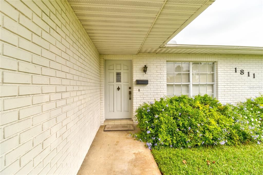 Recently Sold: $299,000 (3 beds, 2 baths, 1848 Square Feet)