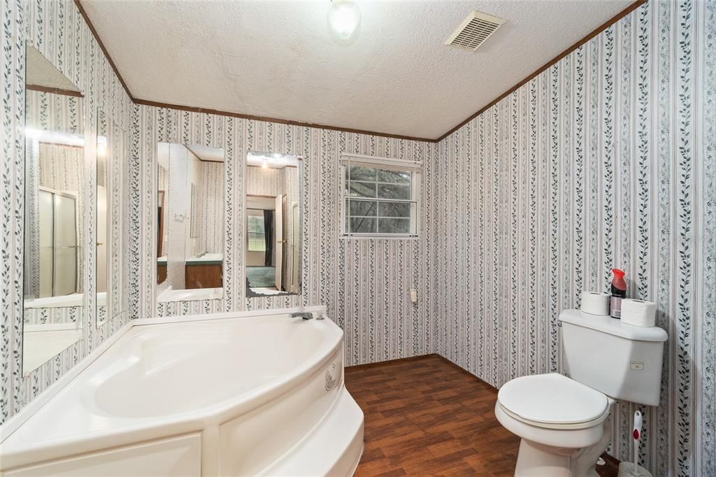 Recently Sold: $200,000 (4 beds, 2 baths, 1920 Square Feet)
