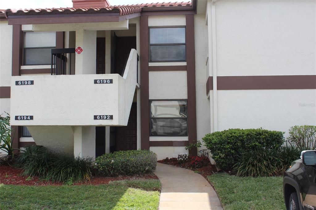 Recently Sold: $185,000 (2 beds, 2 baths, 914 Square Feet)