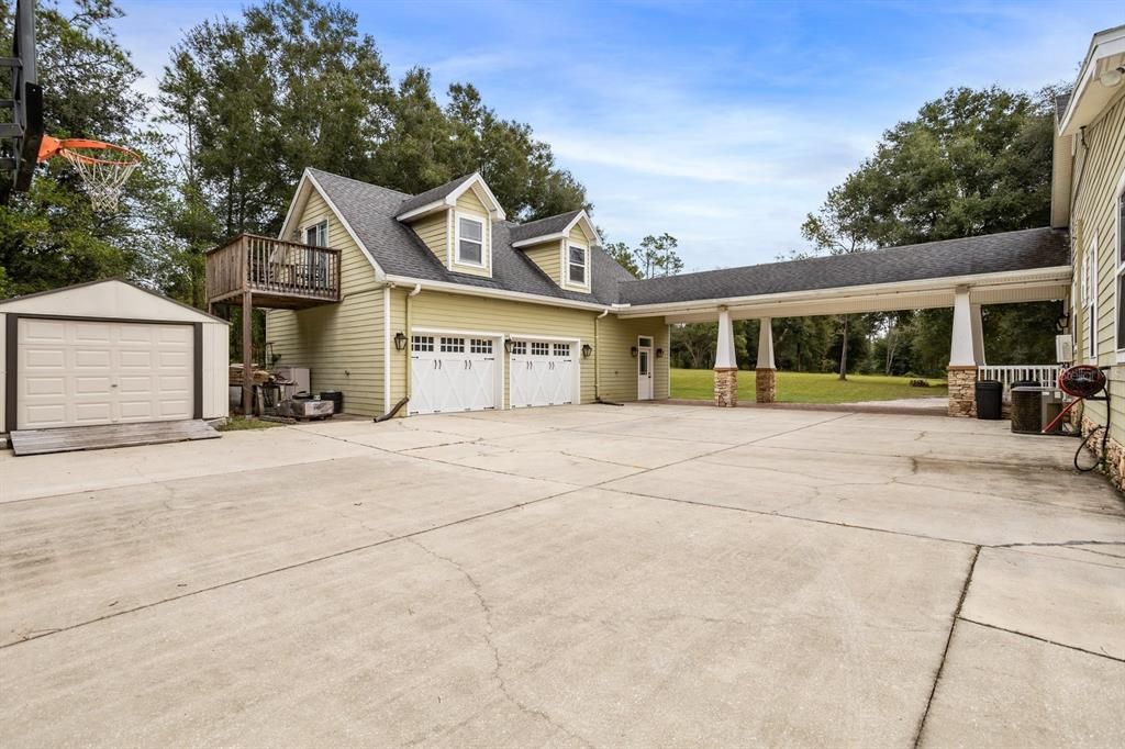 Recently Sold: $799,000 (5 beds, 4 baths, 3865 Square Feet)