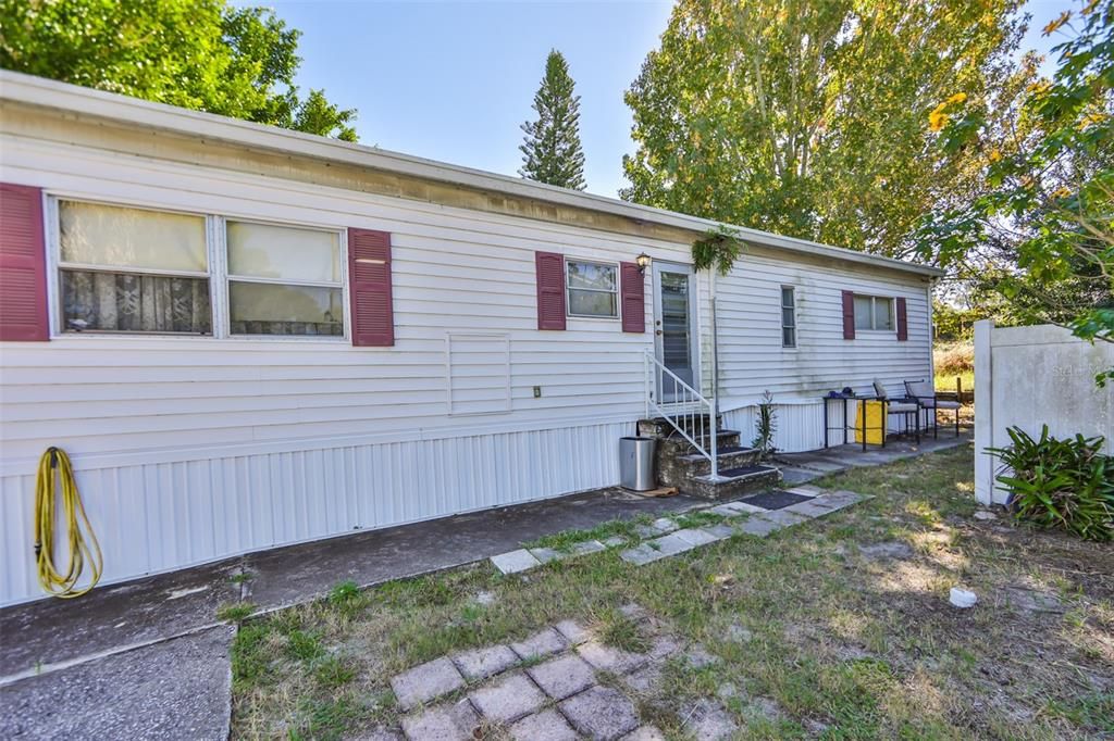 Recently Sold: $65,000 (2 beds, 2 baths, 1176 Square Feet)