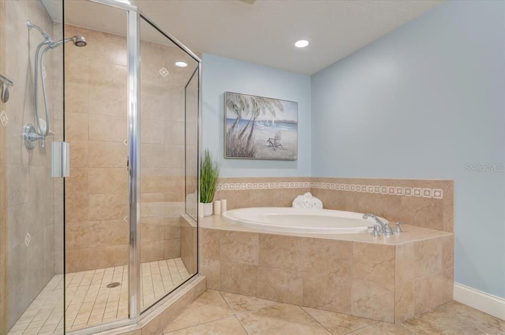 Недавно продано: $1,500,000 (3 спален, 3 ванн, 2350 Квадратных фут)