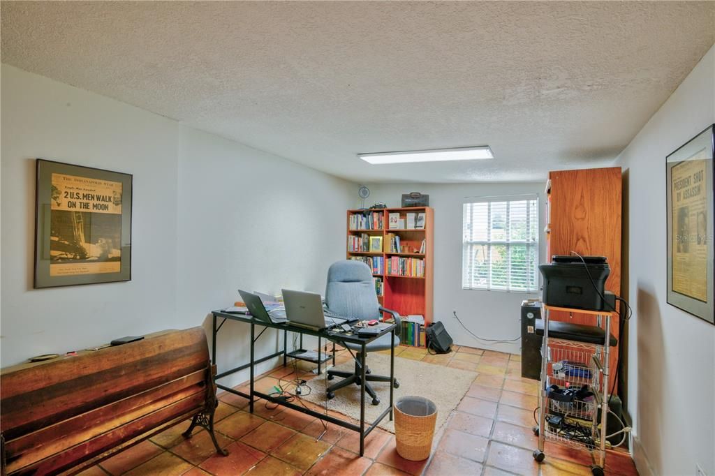 Recently Sold: $490,000 (3 beds, 2 baths, 1842 Square Feet)