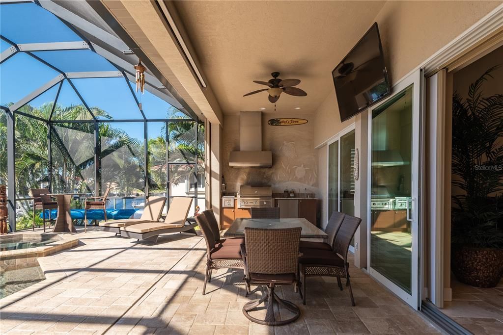Recently Sold: $1,100,000 (3 beds, 2 baths, 2259 Square Feet)