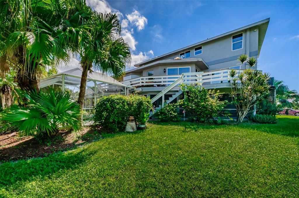 Recently Sold: $780,000 (4 beds, 2 baths, 3356 Square Feet)