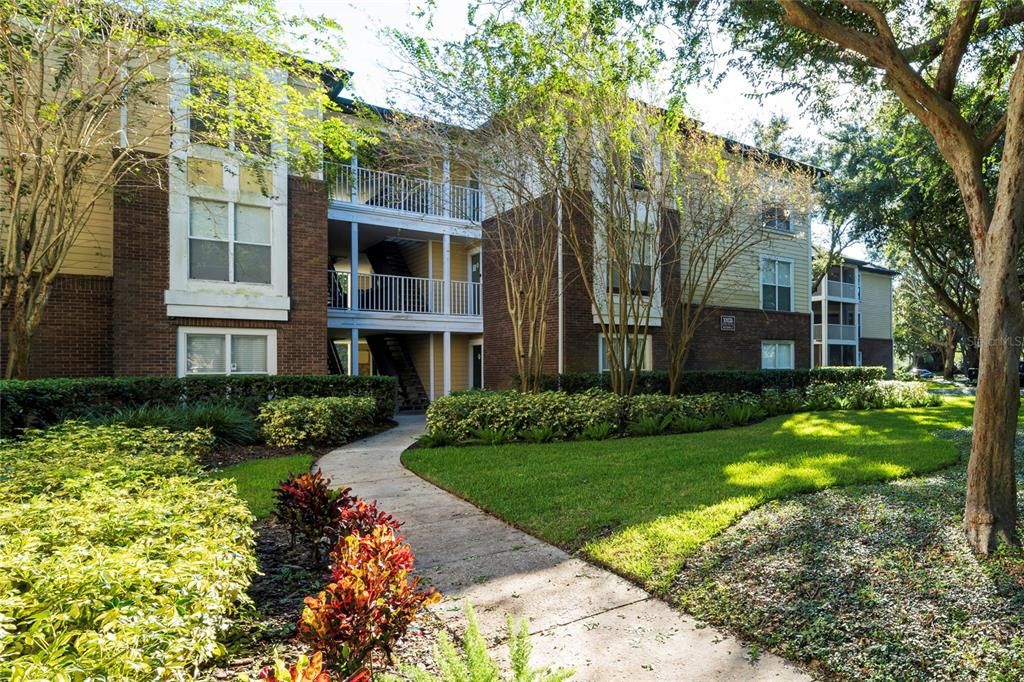 Recently Rented: $1,400 (2 beds, 1 baths, 838 Square Feet)