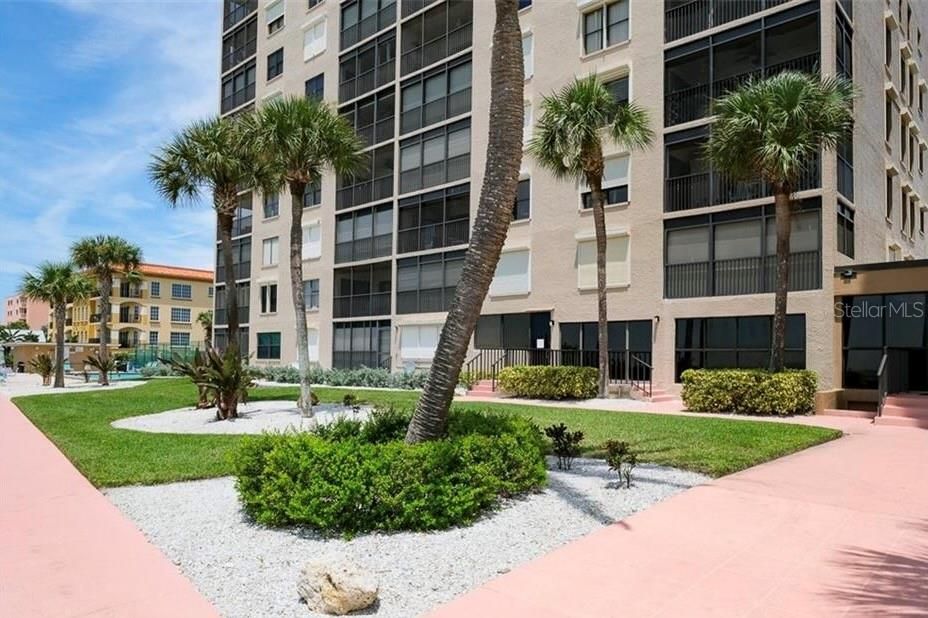 Recently Sold: $699,000 (2 beds, 2 baths, 1275 Square Feet)