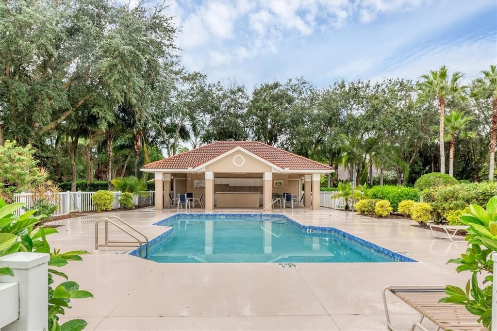 Recently Sold: $600,000 (3 beds, 2 baths, 2165 Square Feet)