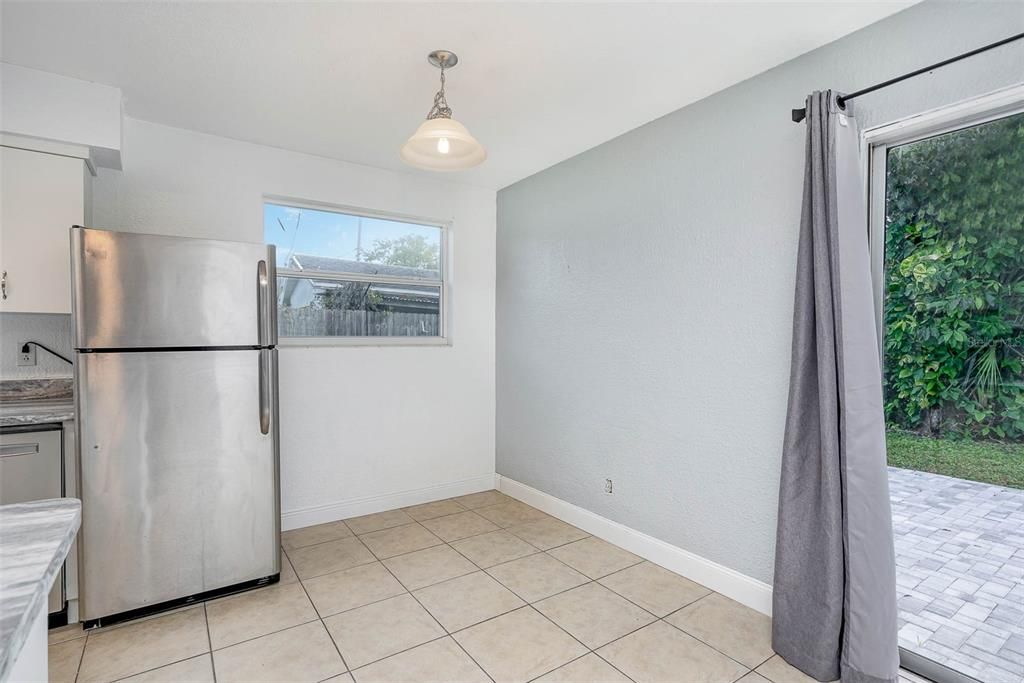 Recently Sold: $262,000 (3 beds, 2 baths, 1335 Square Feet)