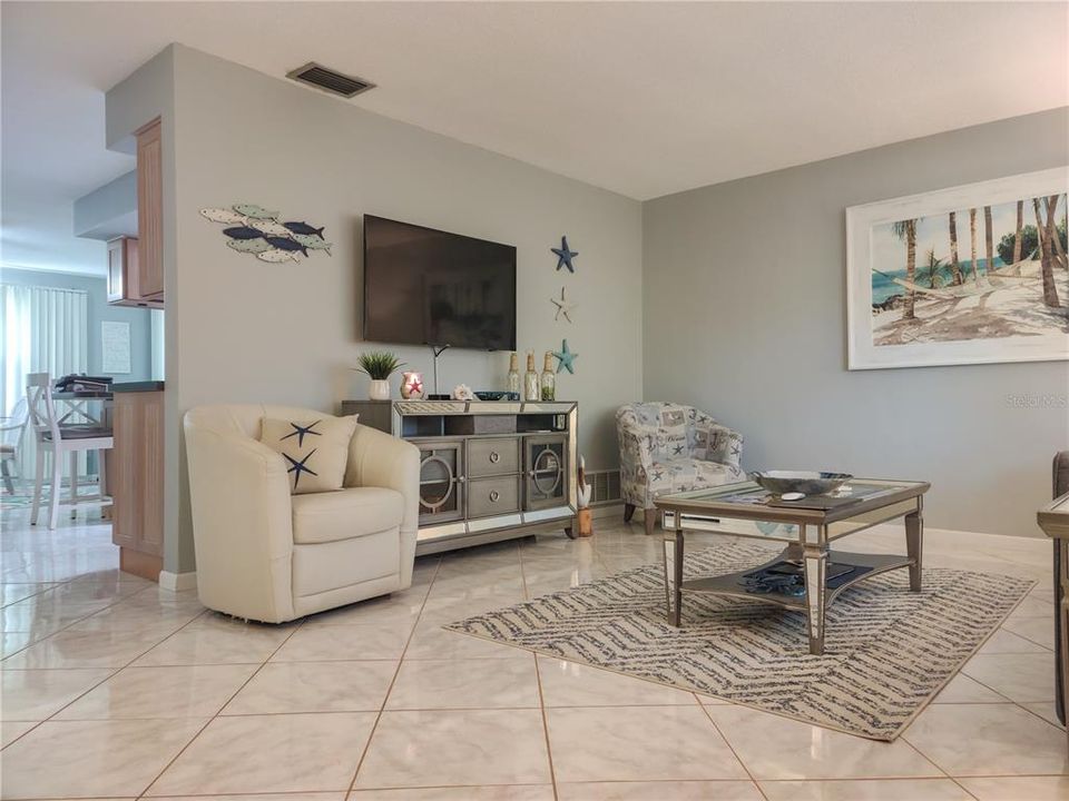 Recently Sold: $649,000 (2 beds, 2 baths, 1270 Square Feet)