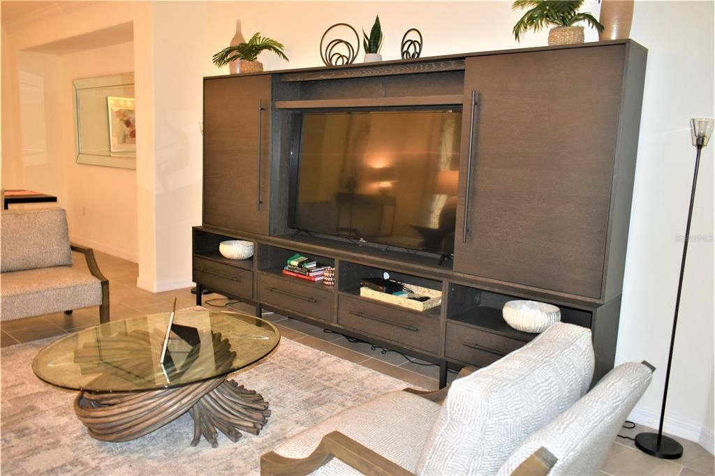 For Rent: $5,500 (3 beds, 2 baths, 1741 Square Feet)