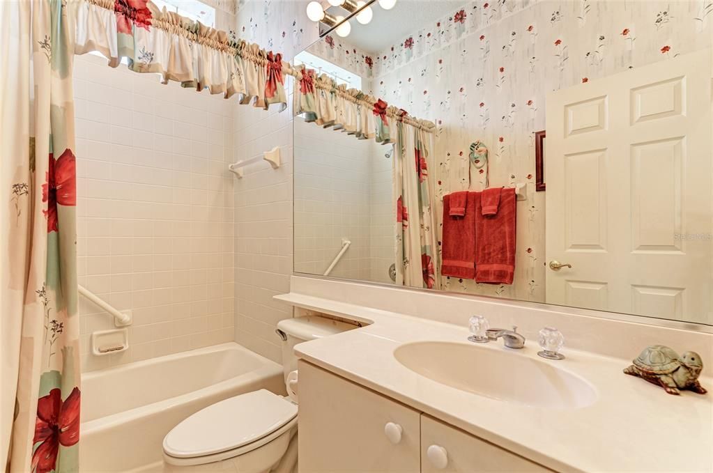 最近售出: $425,000 (2 贝兹, 2 浴室, 1626 平方英尺)