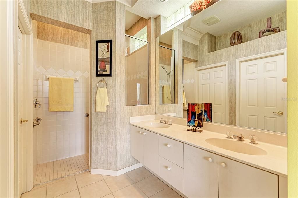 最近售出: $425,000 (2 贝兹, 2 浴室, 1626 平方英尺)