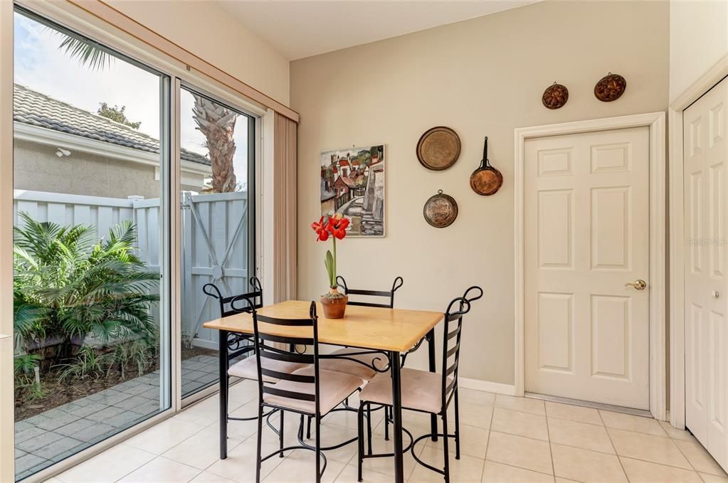 Recently Sold: $425,000 (2 beds, 2 baths, 1626 Square Feet)