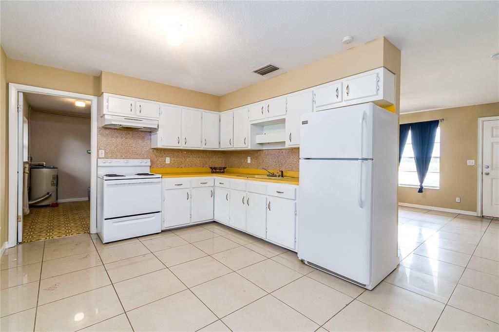 Recently Sold: $179,900 (2 beds, 1 baths, 1041 Square Feet)