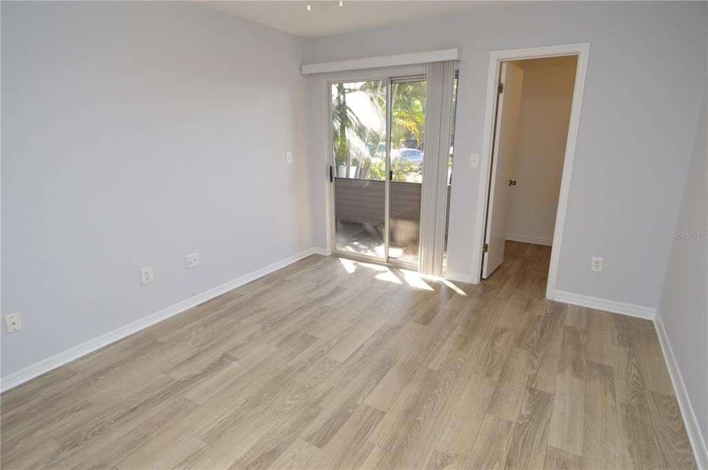 Recently Rented: $1,350 (1 beds, 1 baths, 753 Square Feet)