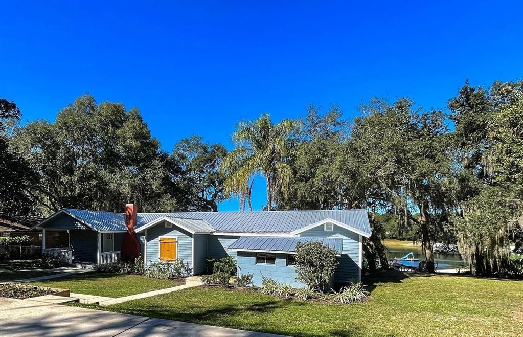 Recently Sold: $425,000 (3 beds, 2 baths, 1837 Square Feet)