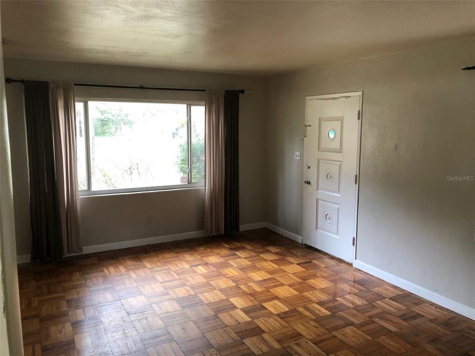 Recently Rented: $1,350 (4 beds, 1 baths, 1245 Square Feet)