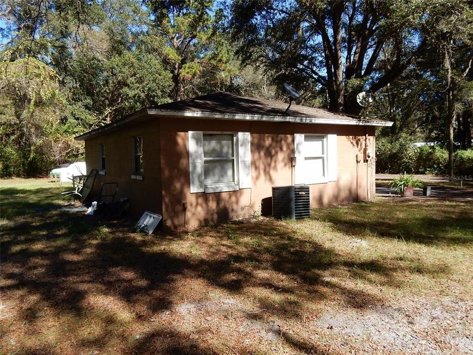 Recently Sold: $94,900 (2 beds, 1 baths, 720 Square Feet)