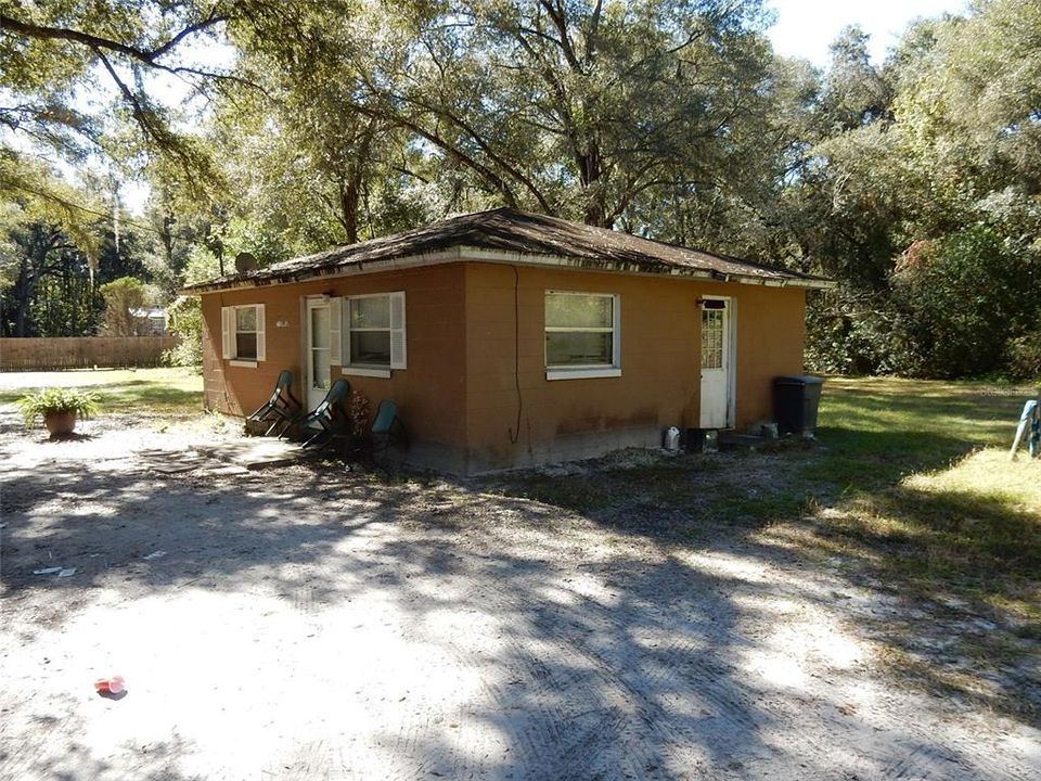 Recently Sold: $94,900 (2 beds, 1 baths, 720 Square Feet)