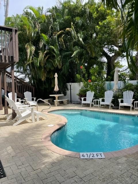 Recently Sold: $470,000 (1 beds, 1 baths, 396 Square Feet)