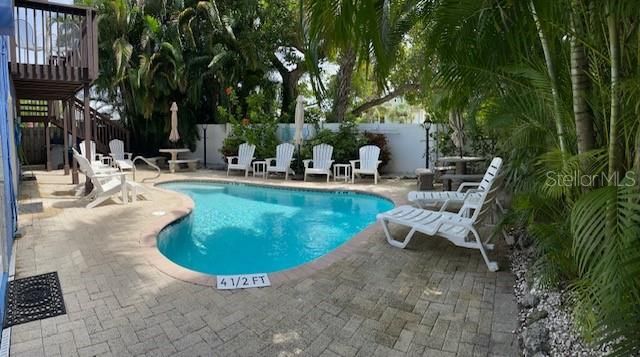 Recently Sold: $470,000 (1 beds, 1 baths, 396 Square Feet)