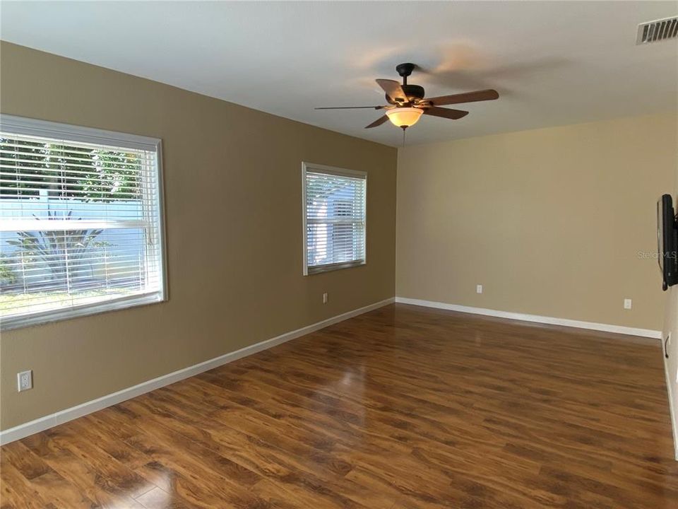 Large bonus room for extra living space, second living room