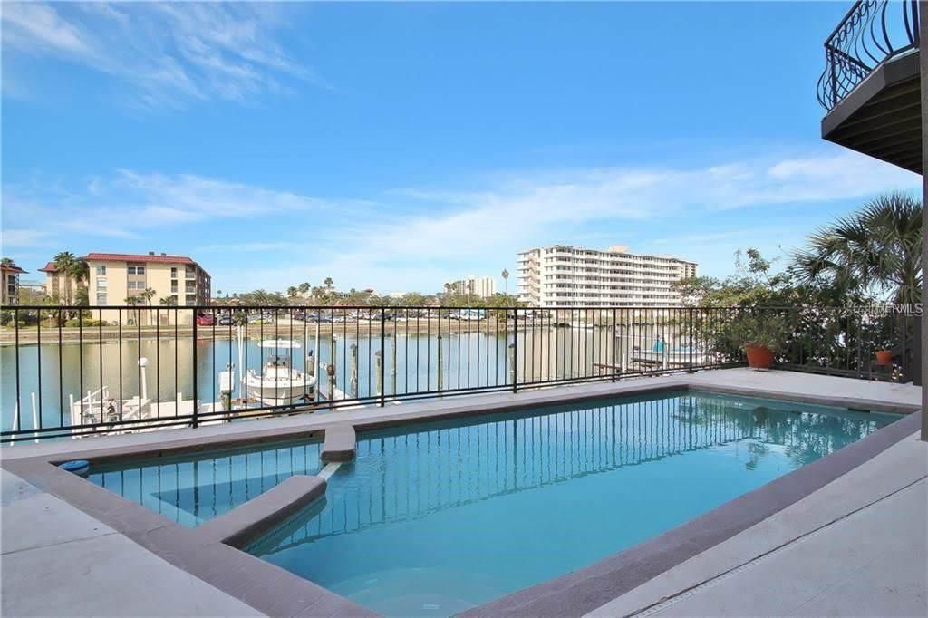 Recently Sold: $1,850,000 (5 beds, 4 baths, 4473 Square Feet)