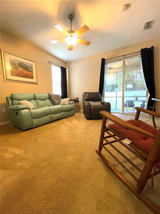 Recently Sold: $368,000 (3 beds, 2 baths, 1358 Square Feet)