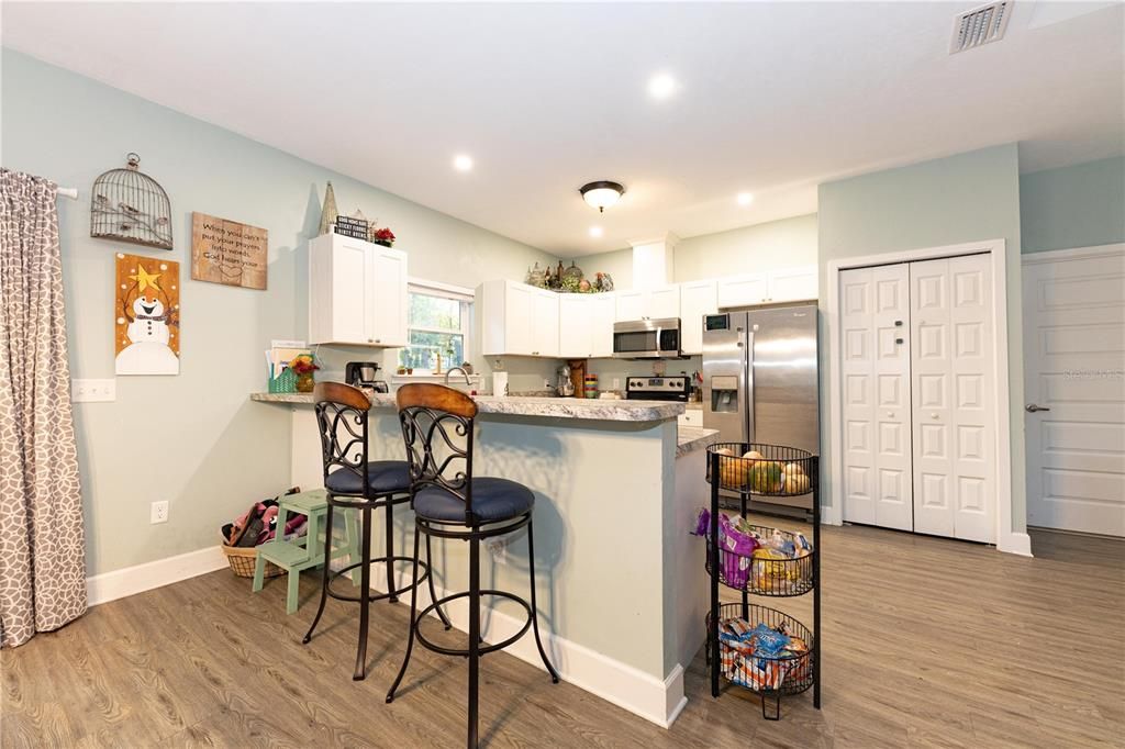 Recently Sold: $239,707 (3 beds, 2 baths, 1587 Square Feet)