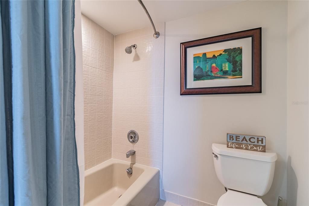 Recently Sold: $379,000 (1 beds, 1 baths, 950 Square Feet)