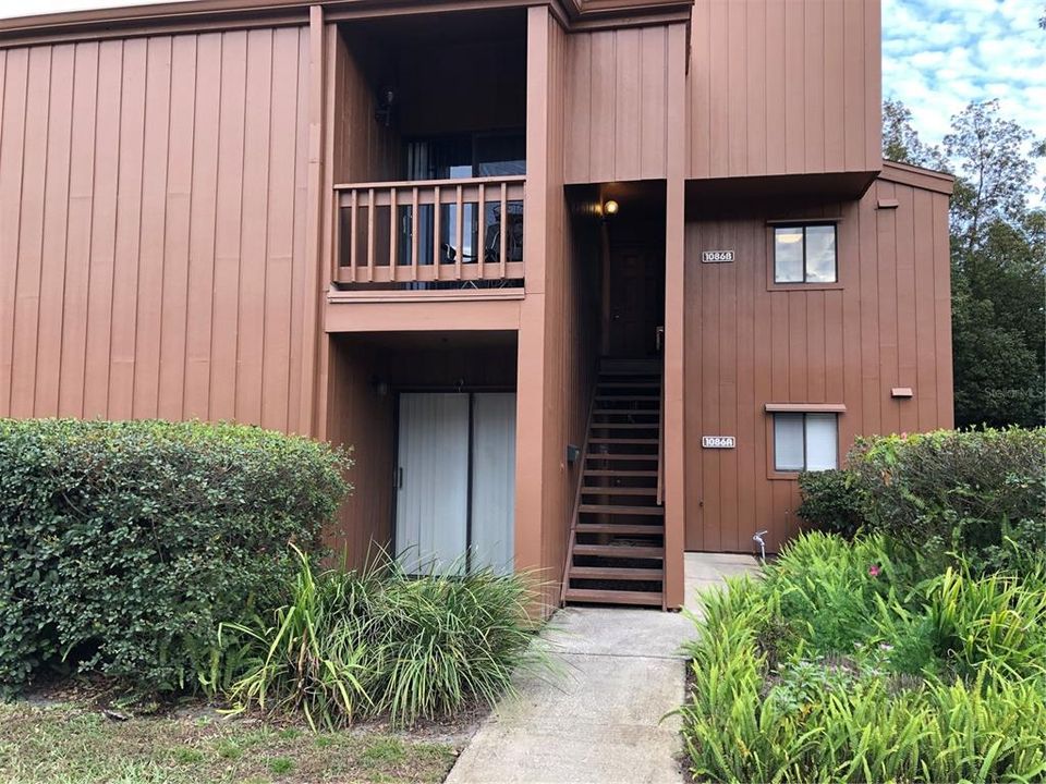 Ground floor front entry covered porch