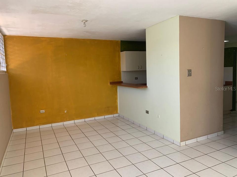 Vendido Recientemente: $129,500 (3 camas, 2 baños, 1139 Pies cuadrados)